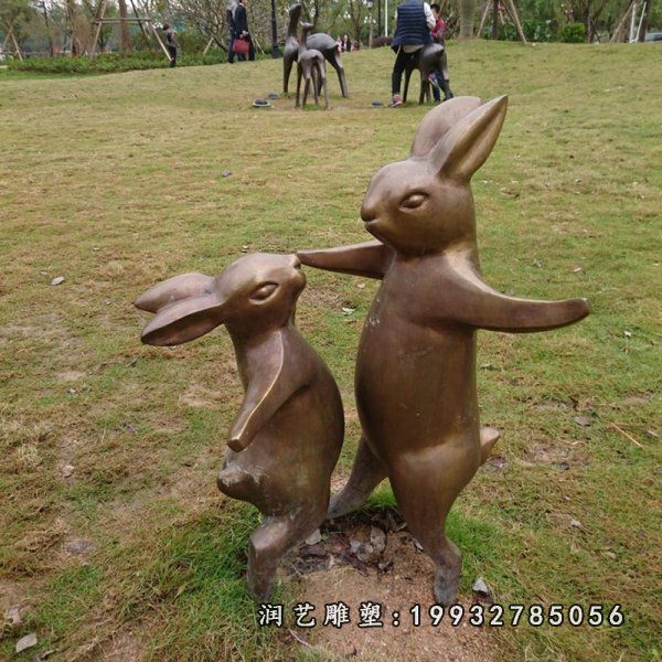 街道动物兔子铜雕