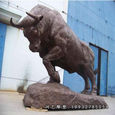 草坪动物牛铜雕